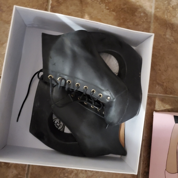 JEFFERY CAMPBELL - Picture 4 of 4